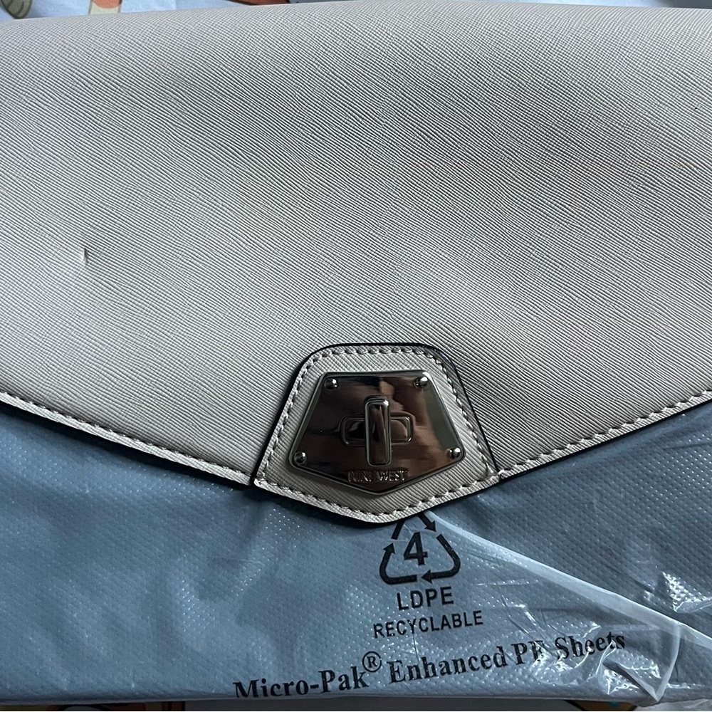 Nine West black/cream crossbody purse. New